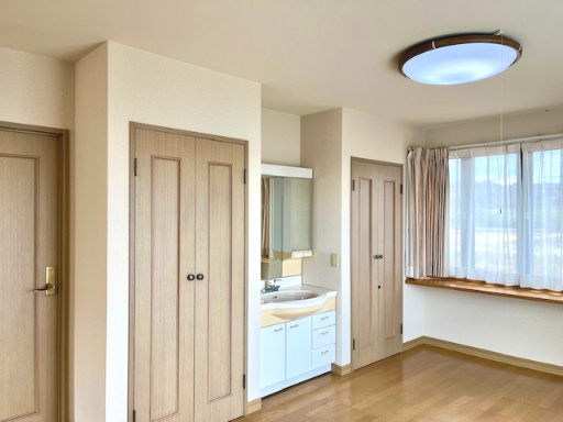 高島市安曇川町南古賀中古戸建の洋室