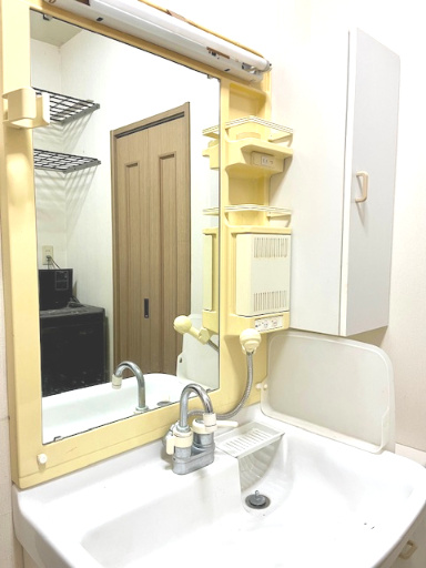 高島市安曇川町南古賀中古戸建の独立洗面台