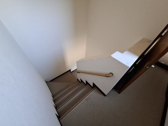 売中古戸建　静岡市葵区上足洗１丁目のその他|手すりがあり、階段も安心です！
