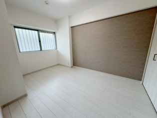 開放的な寝室です