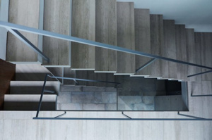 【内装】 | 新築時撮影
光が降り注ぐ中庭とスカイライトが特徴のデザイナーズ邸宅
2世帯住宅や賃貸併用住宅としても利用可能で、多様なライフスタイルに対応します