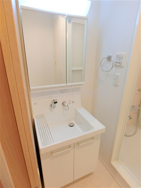 TK Base(ティーケーベースの洗面所|2面鏡の独立洗面台　洗面脱衣所