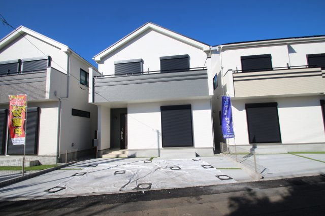 【Heartfull Town】小平市小川町１丁目373番の外観|全棟南道路に面した陽当たりの良い建物です!