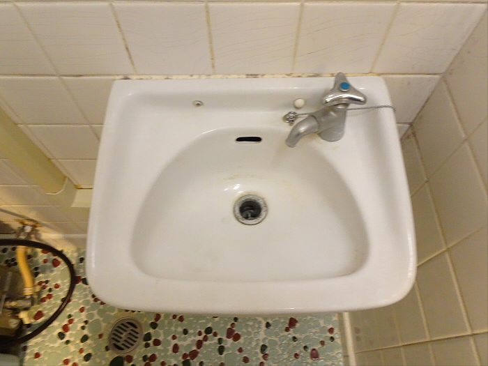 手塚ビルの洗面所