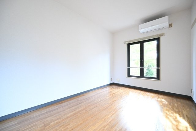 ビインヒルズの洋室