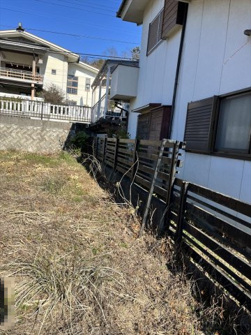 岩窪町土地103坪の周辺|東側のフェンス