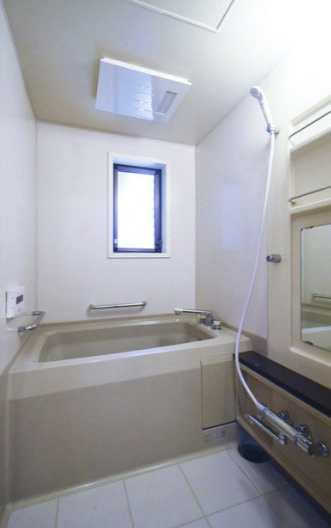 ヒカリハイツの浴室