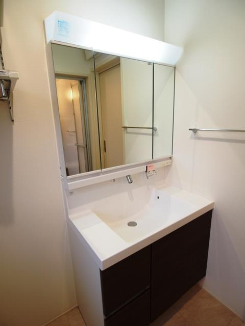 すみれ野１丁目戸建の洗面所