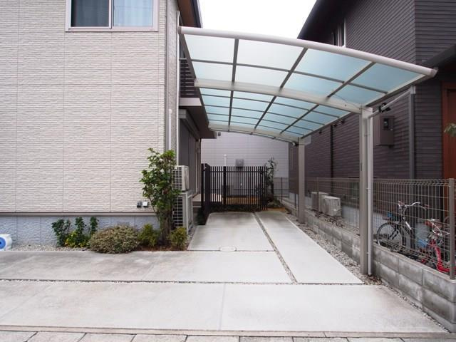 すみれ野１丁目戸建の駐車場