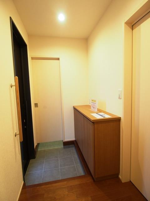 すみれ野１丁目戸建の玄関