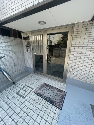 オシダビルのエントランス