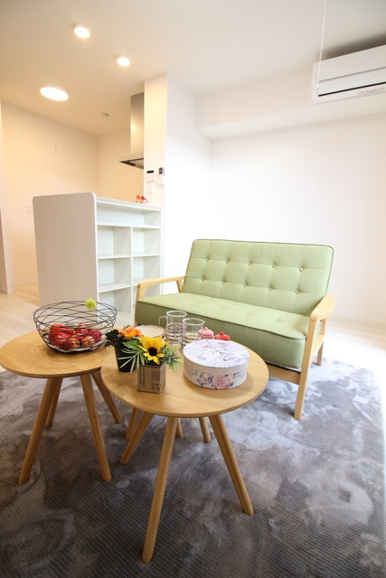 プレミエール B棟の寝室|風通しも良い寝室です☆