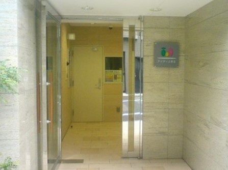 アイディ上野Ⅲのエントランス