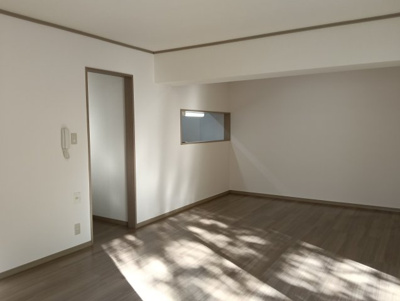 【居間・リビング】 | カサ・デ・ラ・ビエント | 使いやすい居間です