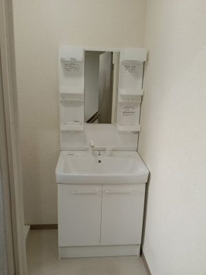 【洗面所】 | カサ・デ・ラ・ビエント | ゆったりとスペースのある洗面所