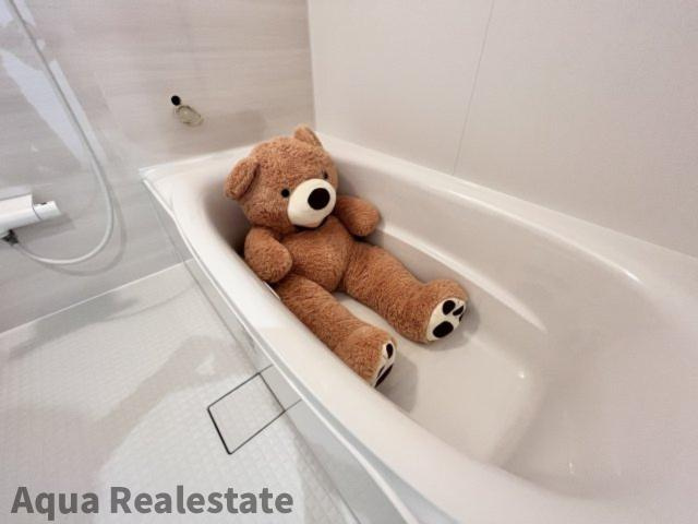 オール電化デザイナーズハウス丸亀市津森町⑨の浴室|お風呂でホッとひと息。１日の疲れを癒しましょう。