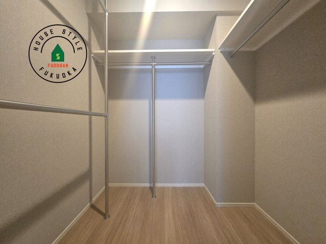 アイランドシティオーシャン＆フォレストタワーレジデンスEASTの収納|洋服や大きな荷物が多い方や人数の多いご家族などは、一般的なクローゼットよりもウォークインクローゼットのほうが使い勝手が良いです。