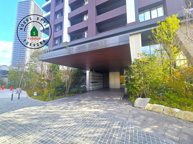 アイランドシティオーシャン＆フォレストタワーレジデンスEAST|住まいの第一印象を彩る、きれいに整備されたエントランスです。