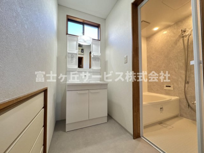 【脱衣所】 | 焼津市坂本 中古戸建て | 脱衣場です