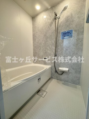 【浴室】 | 焼津市坂本 中古戸建て | ゆったりくつろげるお風呂です