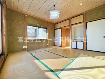 【寝室】 | 焼津市坂本 中古戸建て | 落ち着いて過ごせる寝室です
