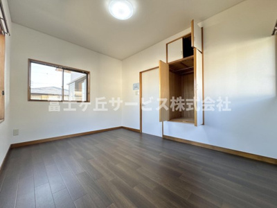 【子供部屋】 | 焼津市坂本 中古戸建て | 子供部屋としても使える洋室です