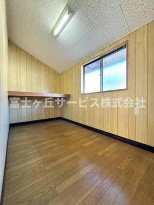 【洋室】 | 焼津市坂本 中古戸建て | 多目的に使用できる洋室です