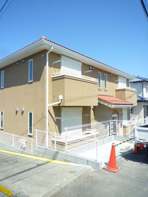 ＤＥＭＡＩＮ　ＣＬＡＩＲの外観