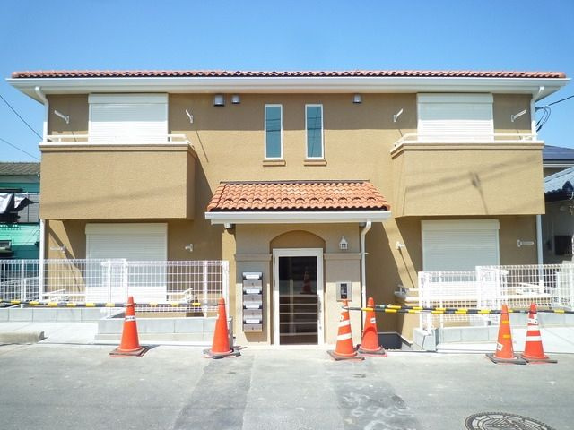 ＤＥＭＡＩＮ　ＣＬＡＩＲの外観