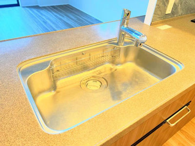 【キッチン】 | ◆ドレッセ横浜　十日市場レジデンス◆ | ◆広々したキッチンシンク。洗い物が多い時にも快適にご利用いただけます。