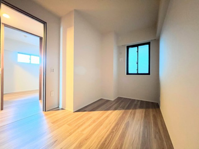 【洋室】 | ◆ドレッセ横浜　十日市場レジデンス◆ | ◆気持ちの良い風が室内へ入り込む居室。家具を配置しても広々ご利用いただけます！！