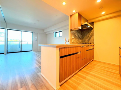 【キッチン】 | ◆ドレッセ横浜　十日市場レジデンス◆ | ◆リビングは一日中太陽の光が射し込みます。家族が集まる空間は、自然と笑顔が溢れます！