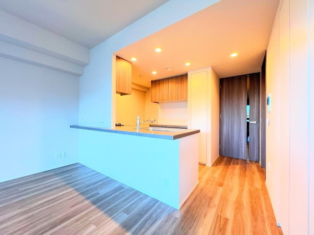 【キッチン】 | ◆ドレッセ横浜　十日市場レジデンス◆ | ◆デザイン性と機能性を兼ね備えたキッチンです。リビングスペースとの一体感が生まれ、広々空間を演出してくれます。