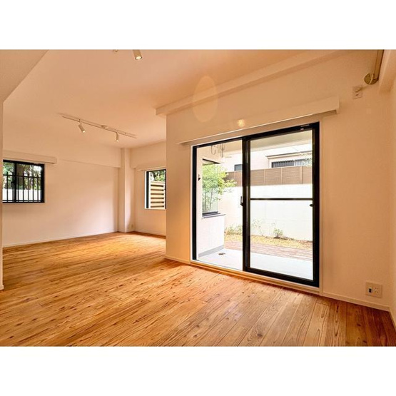 【内装】 | 稜文舘