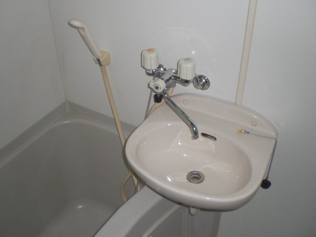 レオパレスひめのの浴室