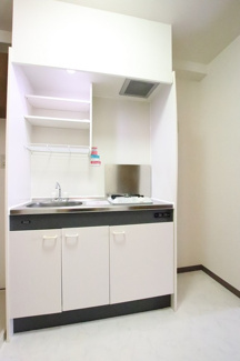★キッチン横に冷蔵庫スペースあります★