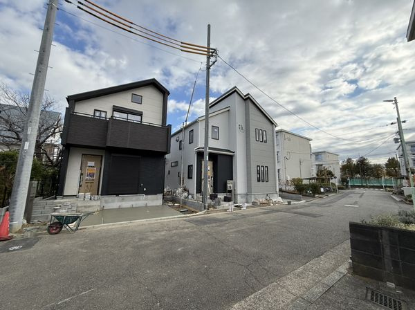 茅ヶ崎市松が丘2丁目新築戸建て　1号棟の前面道路含む現地写真|前面道路含む現地写真です