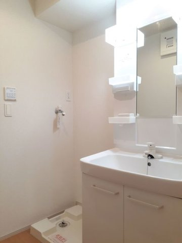 ラヴィベールⅠの洗面所|忙しい朝には欠かせない洗面所です