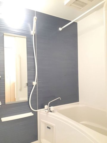 ラヴィベールⅠの浴室|お風呂です