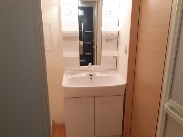 グラースⅡの洗面所|スペースが確保できる洗面所です