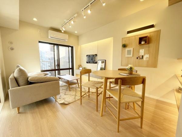 【居間・リビング】 | メイツ大森西 | みんなが集うLDKはあたたかい日差しが入り込み、自然と楽しい会話が弾む幸せな空間に♪
