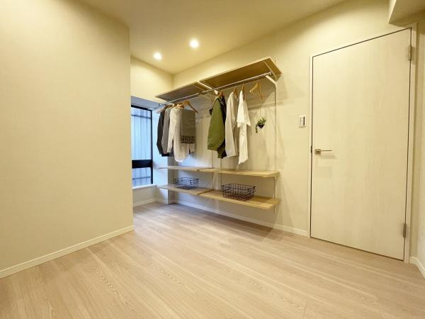 メイツ大森西の洋室|白とナチュラルの落ち着いたカラーセレクトです
