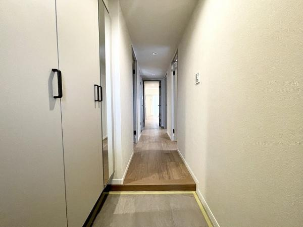 【玄関】 | ラヴィドール狛江 | 玄関前