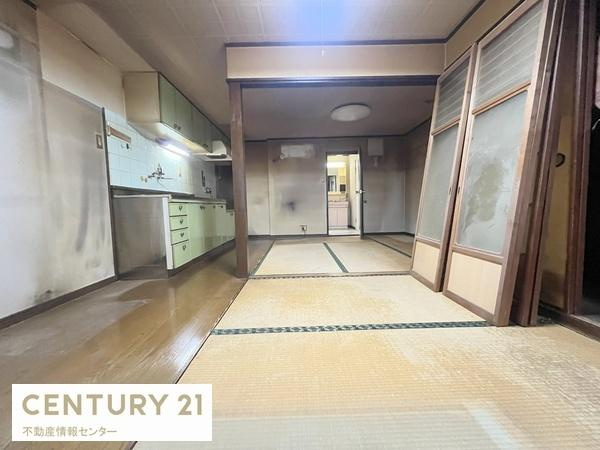 【居間・リビング】 | 三軒家西1丁目中古戸建 | 改装、建て替えのご相談も承ります！