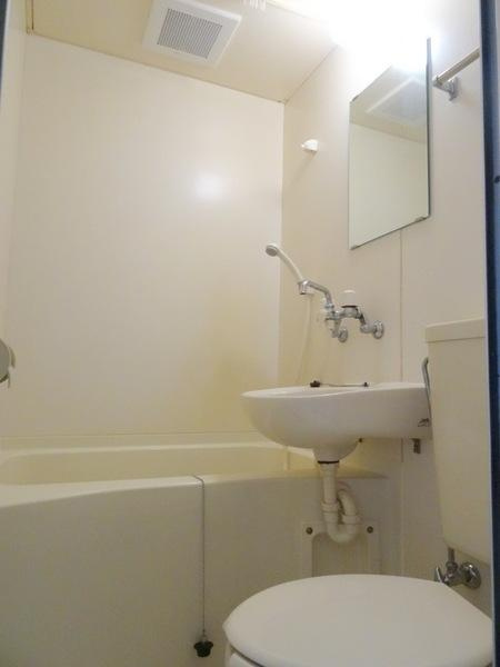 メゾン　ルリエルの洗面所|★洗面台と鏡付き★