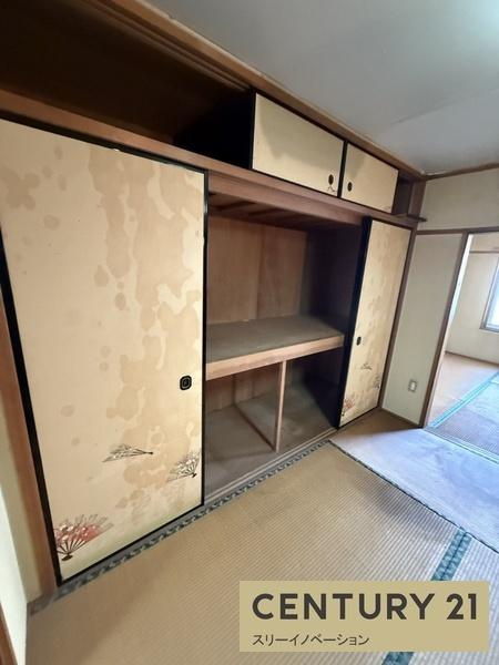 三軒家西1丁目中古戸建の収納