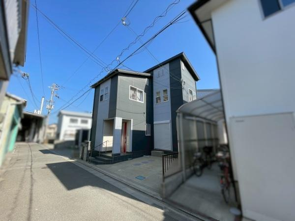 和歌山市新在家　中古戸建の前面道路含む現地写真