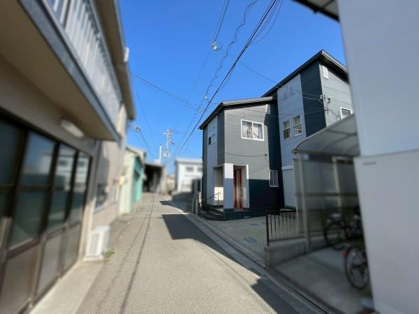 和歌山市新在家　中古戸建の前面道路含む現地写真