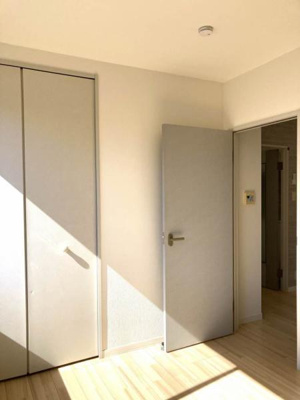 【洋室】 | サウスアメニティA