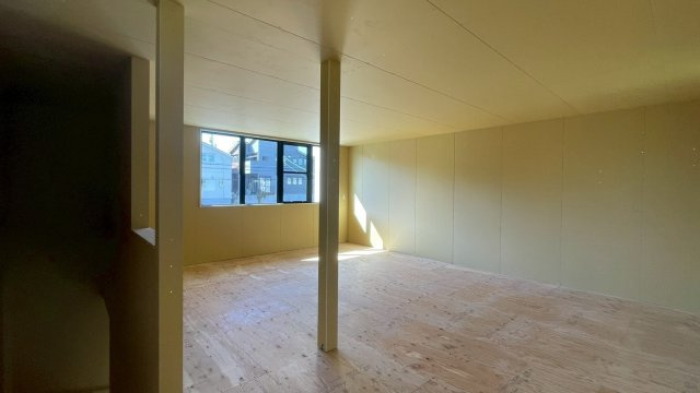 長久手貸テナントビルの内装